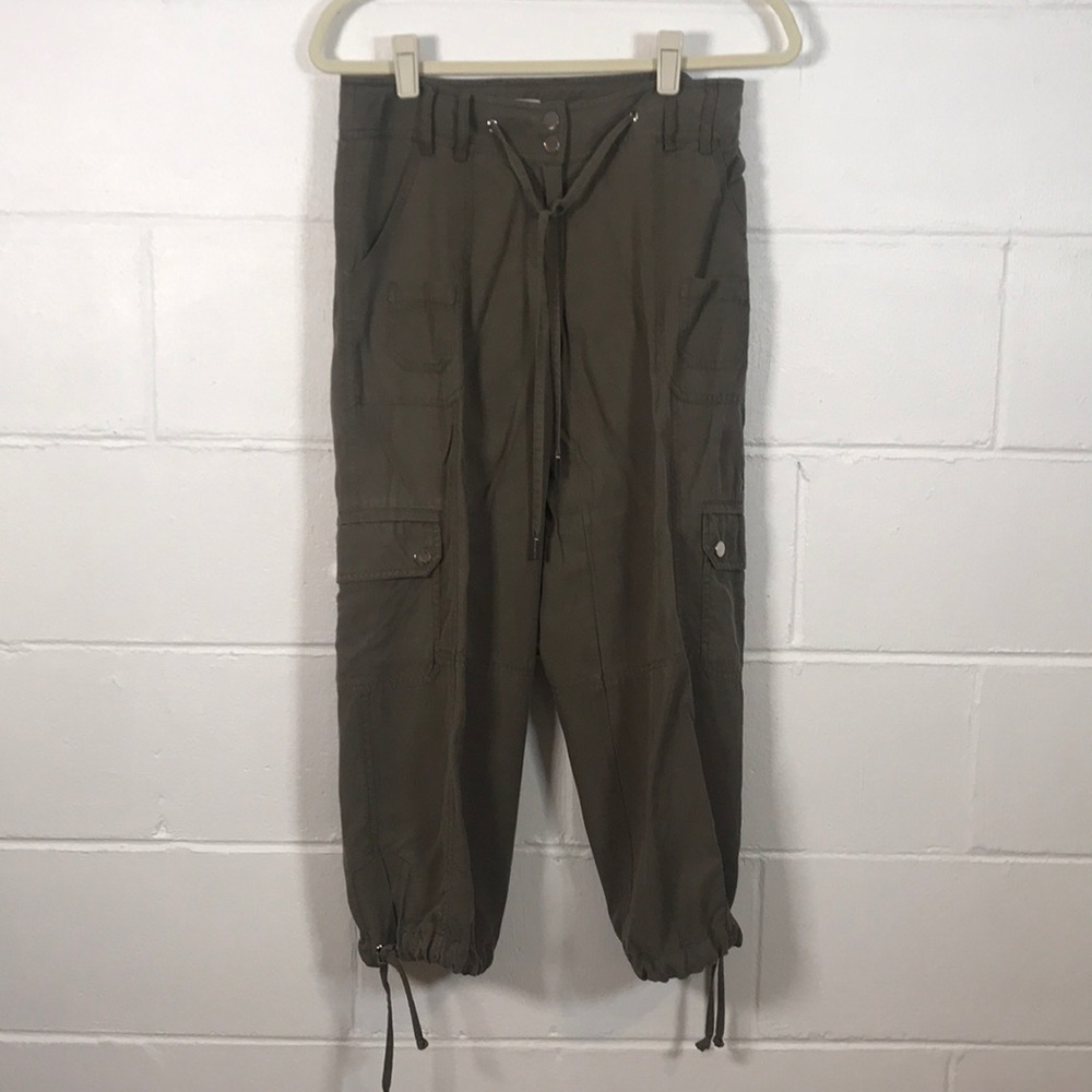 Cache capris size 4 Olive Green color